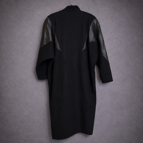 Vintage Le Château Wool Coat w/ Leather Shoulders | Made in Canada (circa 1990s) - Picture 2 of 3